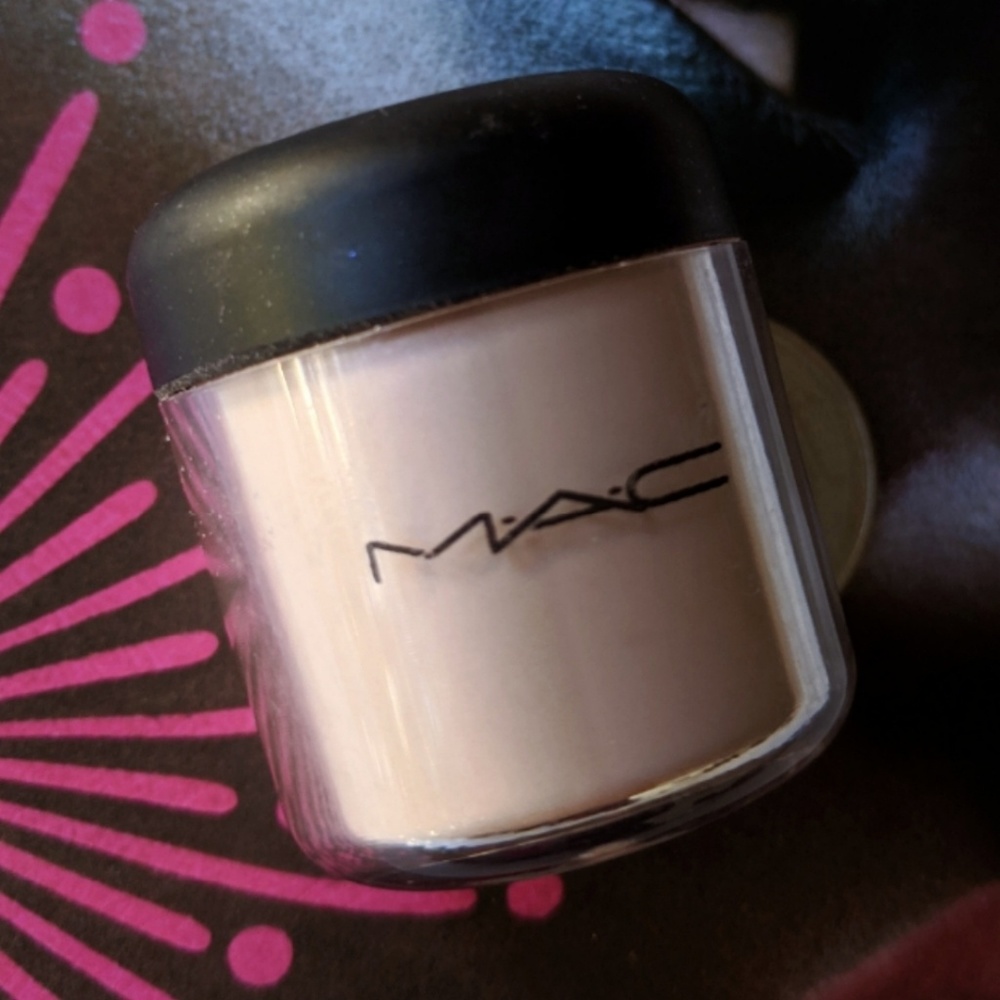 Rare MAC Fairylite Pigment (A56)